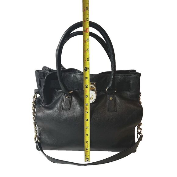 MICHAEL KORS Large Shoulder Bag Black Leather AP-1105 Gold Tone Hardware MK Lock - Picture 7 of 12